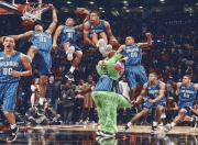 开云APP-灰熊击溃广东队，福克斯点燃赛场，一场跨越文化的篮球对话