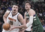 开云足球直播-雄鹿B队逆转法国男篮，布克送出助攻