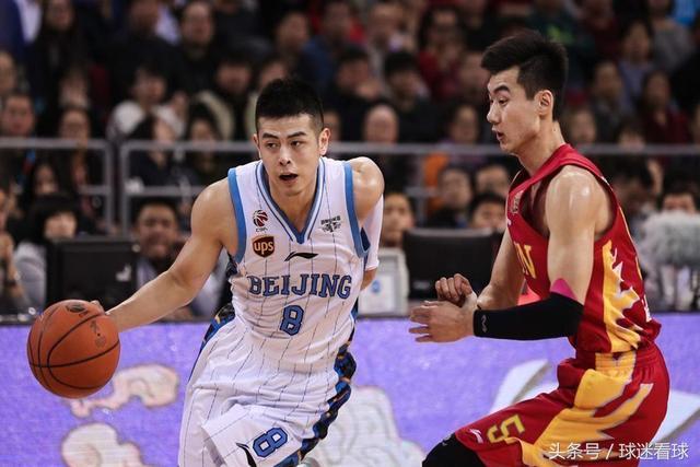 包含中场大腿复出恢复正赛，球队士气高涨的词条