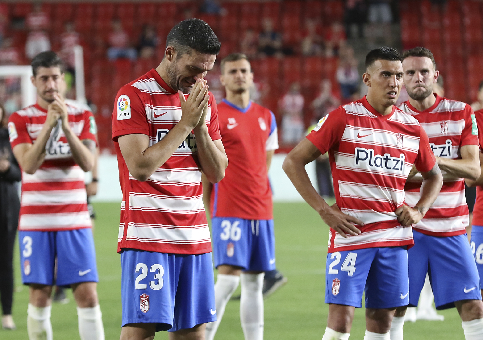 包含格拉纳达客场战平热那亚,积累关键积分的词条 包含格拉纳达客场战平热那亚,积累关键积分的词条