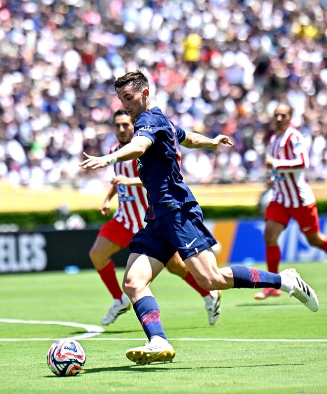 关于巴黎圣日耳曼门将连续零封对手，稳固领先优势的信息