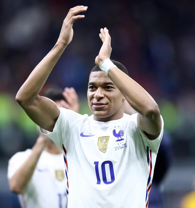 曼茨丹西亚诺抢下制胜球,助球队逆转胜利的简单介绍 曼茨丹西亚诺抢下制胜球,助球队逆转胜利的简单介绍