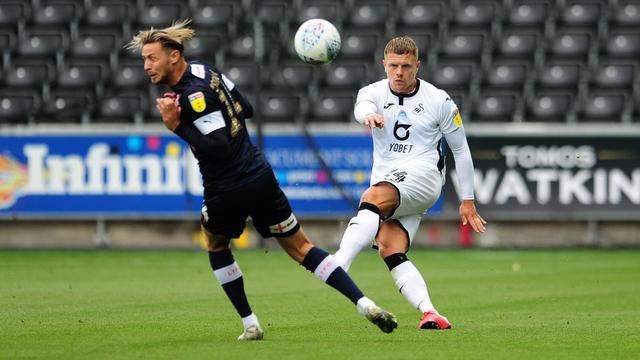 包含斯旺西客场战平对手，保持连胜不败的词条