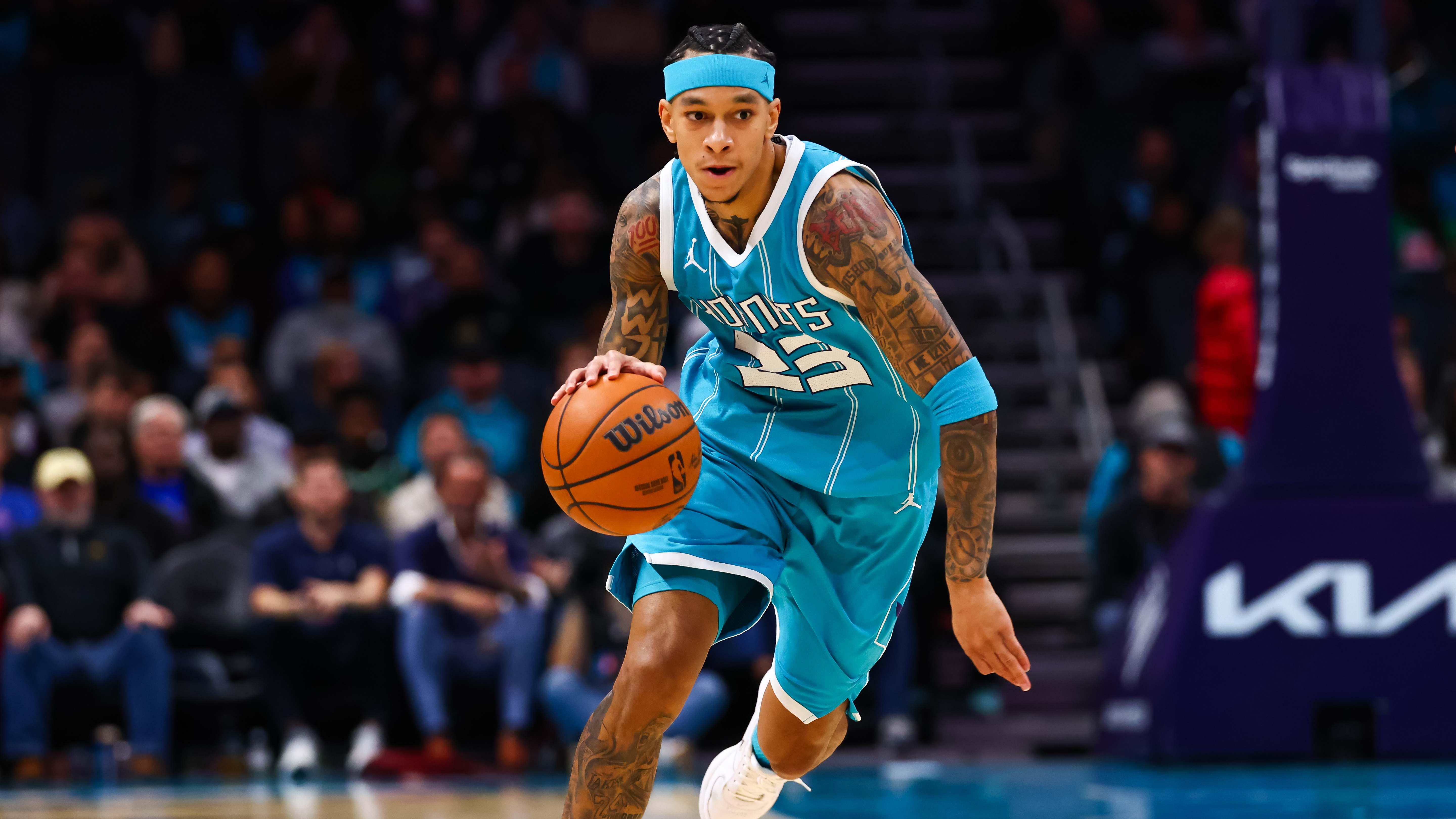 关于黄蜂队后卫投篮技术不佳失误频频的信息 关于黄蜂队后卫投篮技术不佳失误频频的信息