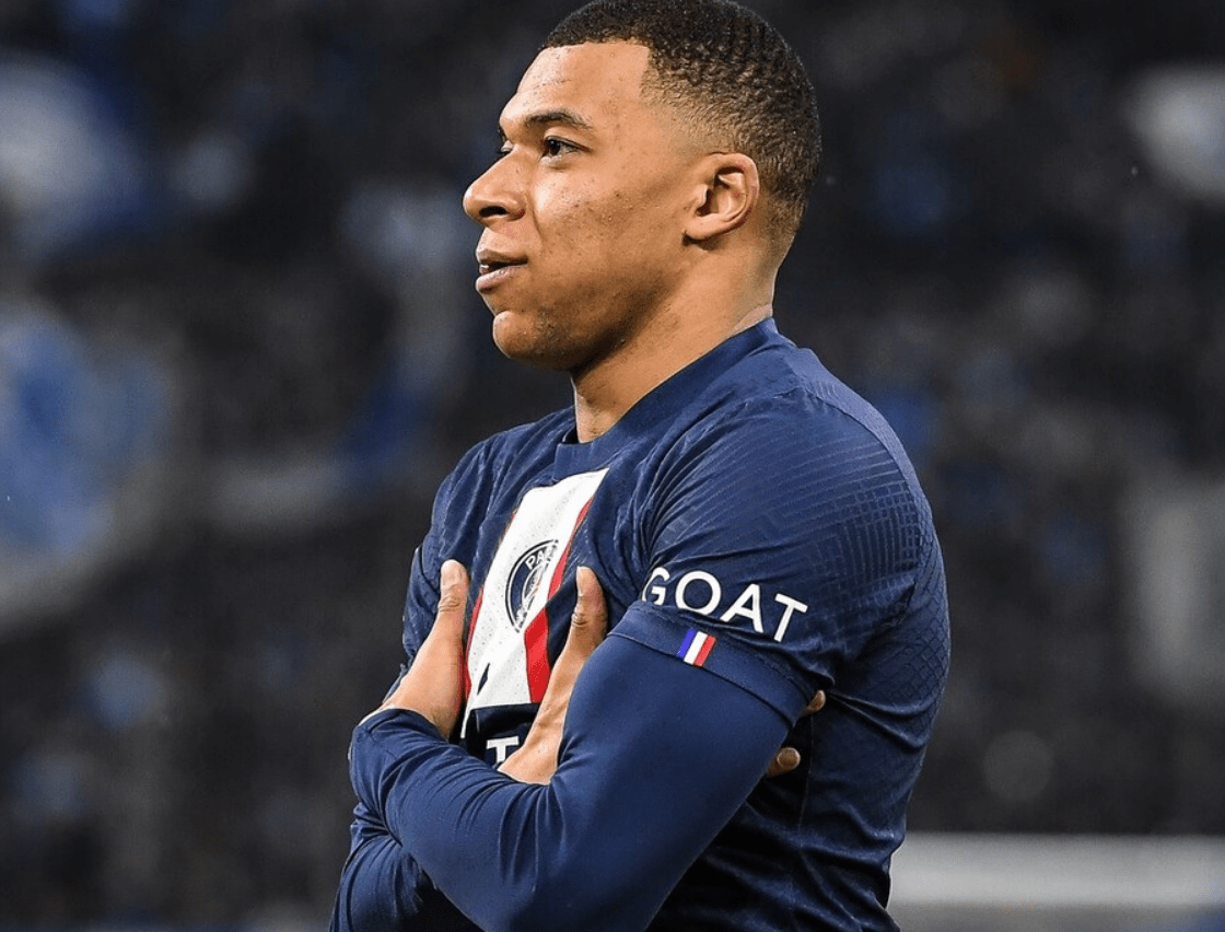 马赛后防抢眼表现，守护球门如铁桶！的简单介绍