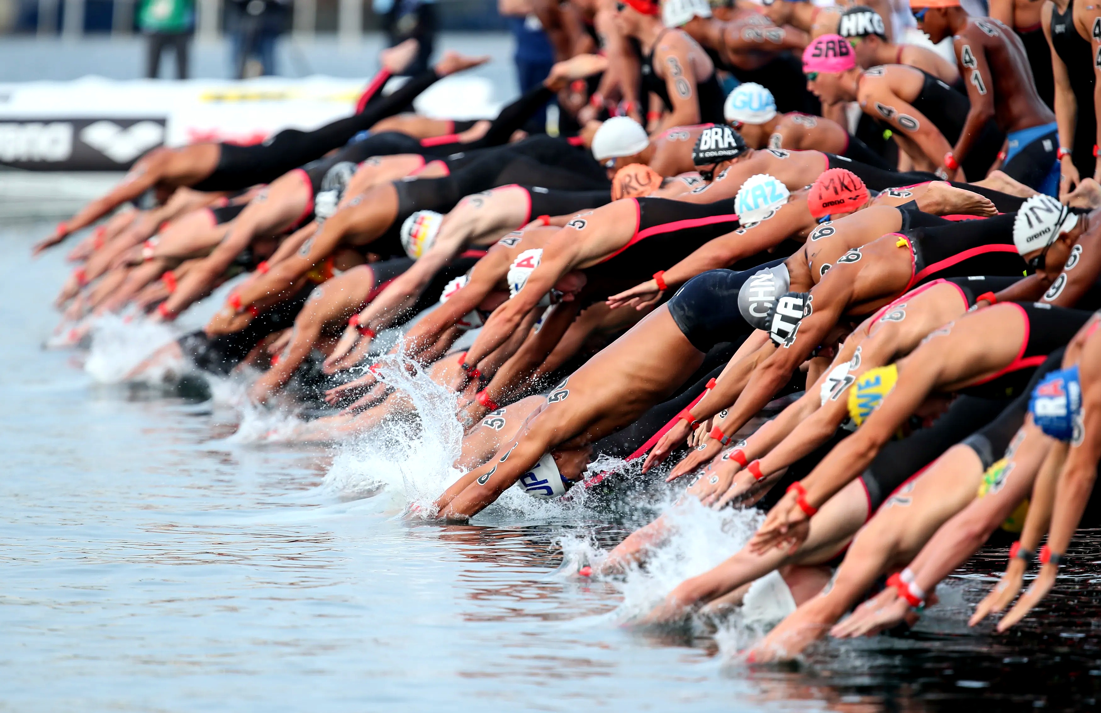 包含冲浪比赛实况报道:选手技艺惊艳观众的词条 包含冲浪比赛实况报道:选手技艺惊艳观众的词条