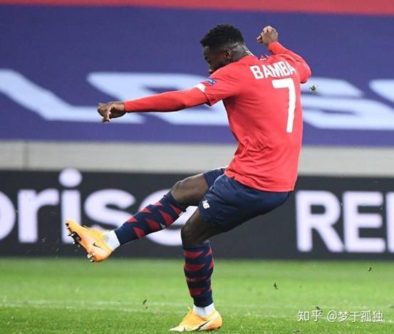 包含里尔客场险胜，取得关键三分的词条