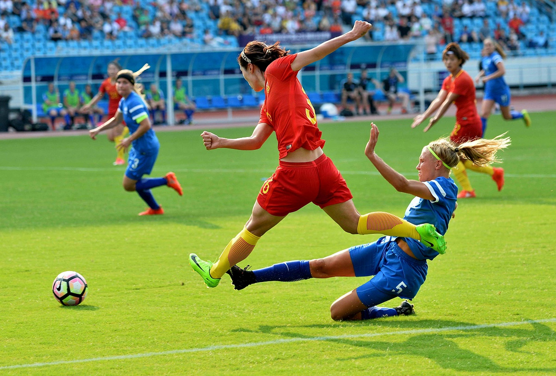 关于较量激烈的女足国际友谊之战的信息