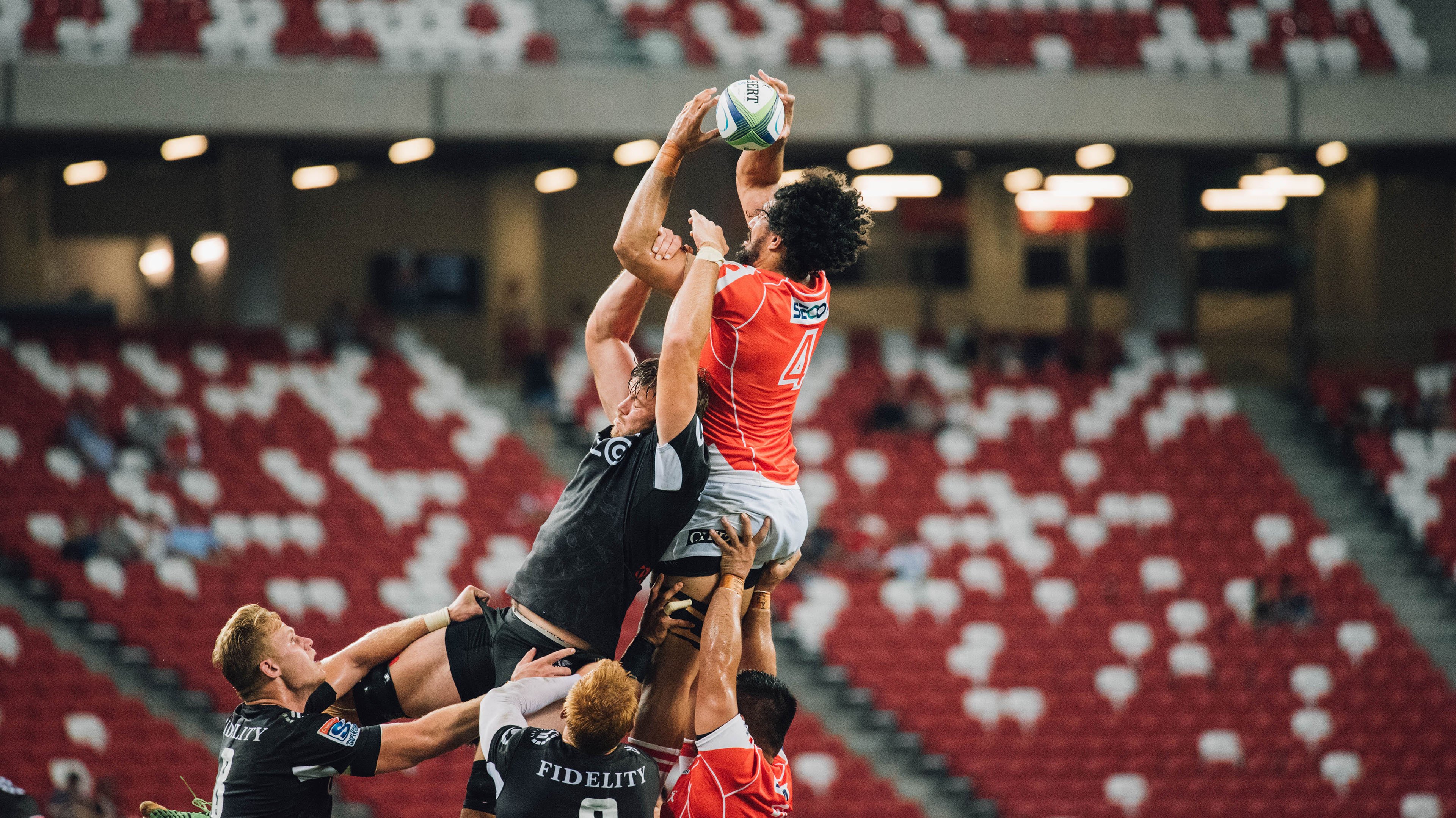 雷霆踏平掘金,库里让比赛提前失去悬念