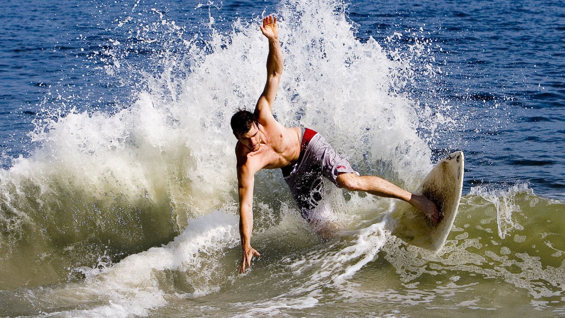 骑士险胜步行者,杰伦·格林在年度焦点之战接管比赛